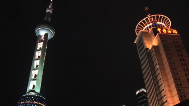 Shanghai Skyline en la noche — Vídeo de stock